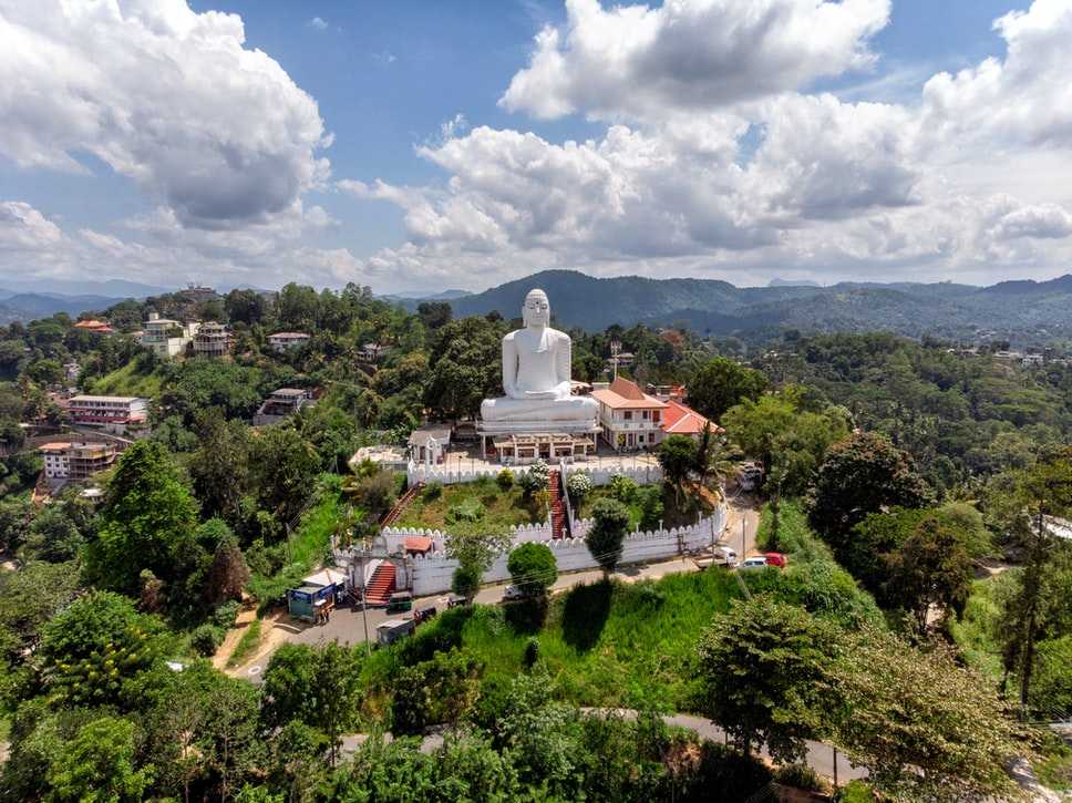 Visit the historical City of Sri Lanka- Kandy