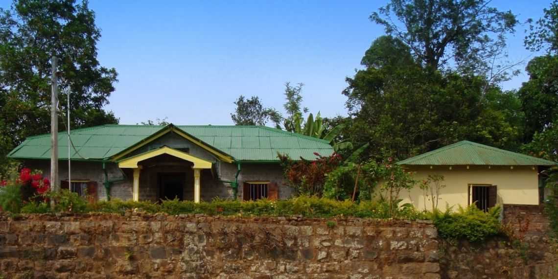 Amba Estate, Ella